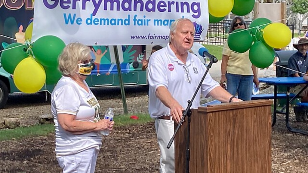 Dave Hansen speaking at August 2021 Fair Maps rally (Bay Beach Amusement Park, Green Bay)